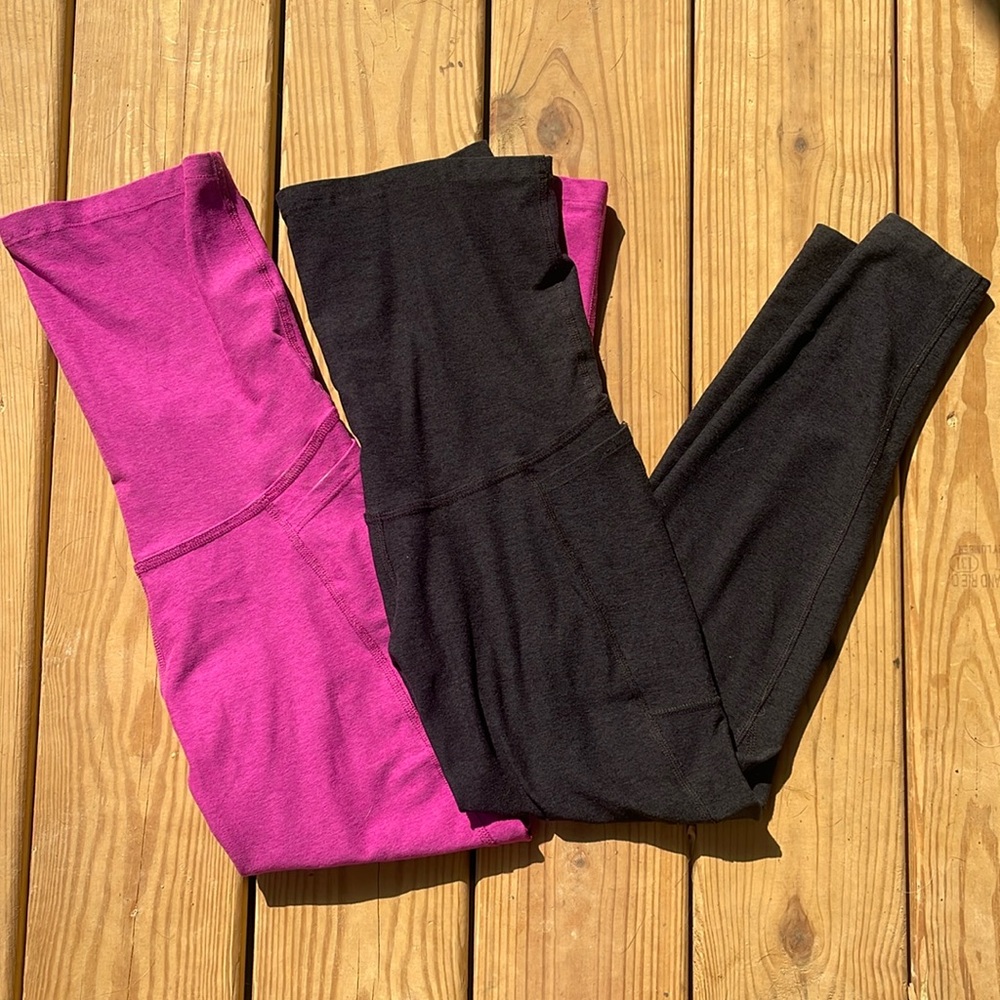 Beyond Yoga Beyond the Bump Maternity Leggings Medium set of 2